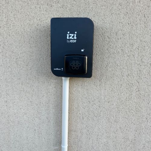 Prise pour véhicule électrique